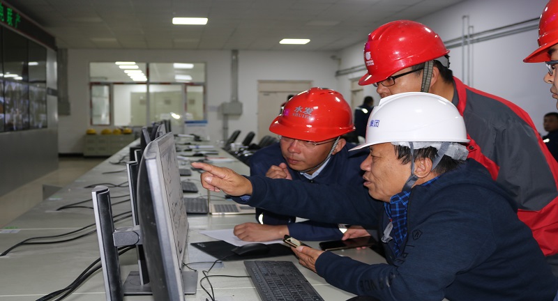 富华锦河--黑龙江省电力基本建设工程质量监督中心站专家莅临富华锦河检查指导工作 (3).JPG